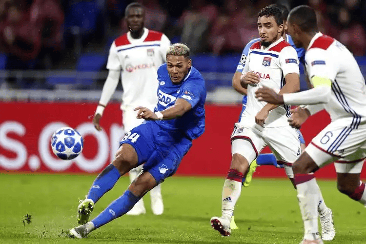 英雄联盟官方直播-清晨法甲焦点战，勒沃库森造点机会，压力陡增，年轻球员得到机会的简单介绍