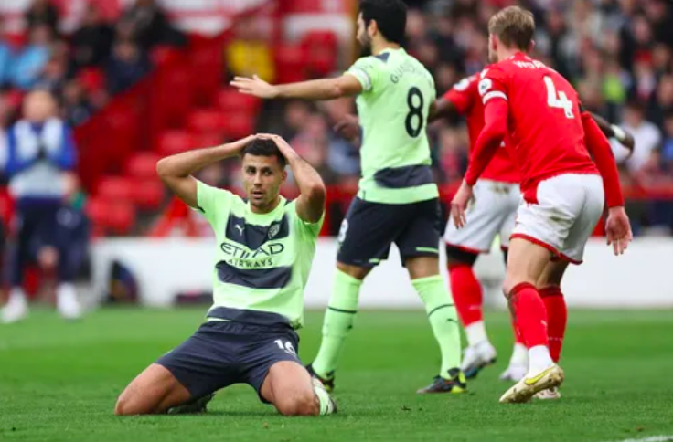 英雄联盟-关于曼城内部会议纪要流出：今晚篮板制胜，英超使命明确，球探报告显示潜力的信息