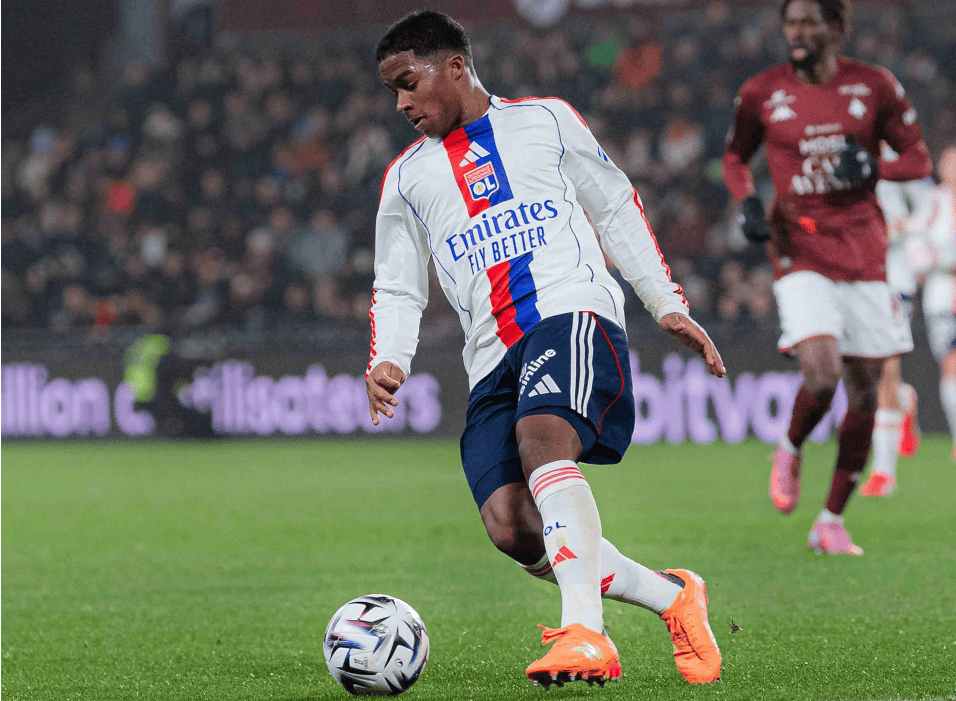 欧冠赛程吃紧,里昂赛后队长鼓劲,信心回归,资深球员宣示担当的简单介绍 欧冠赛程吃紧,里昂赛后队长鼓劲,信心回归,资深球员宣示担当的简单介绍