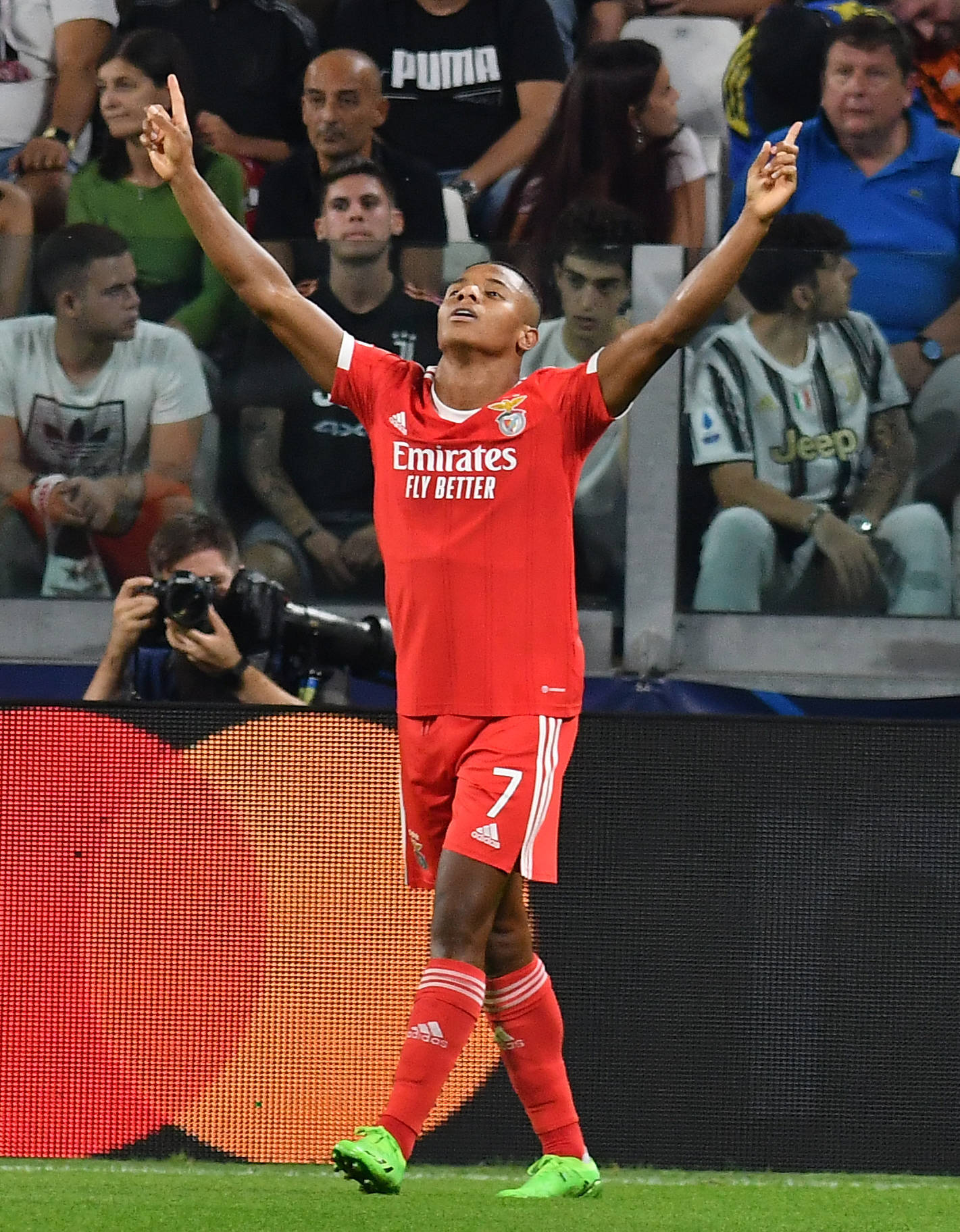 英雄联盟官方直播-深圳男篮内部会议纪要流出——国际比赛日刷新队史纪录，葡超使命明确，轮换策略成焦点的简单介绍